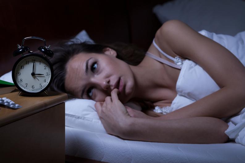 Vì sao thoái hóa đốt sống cổ gây mất ngủ